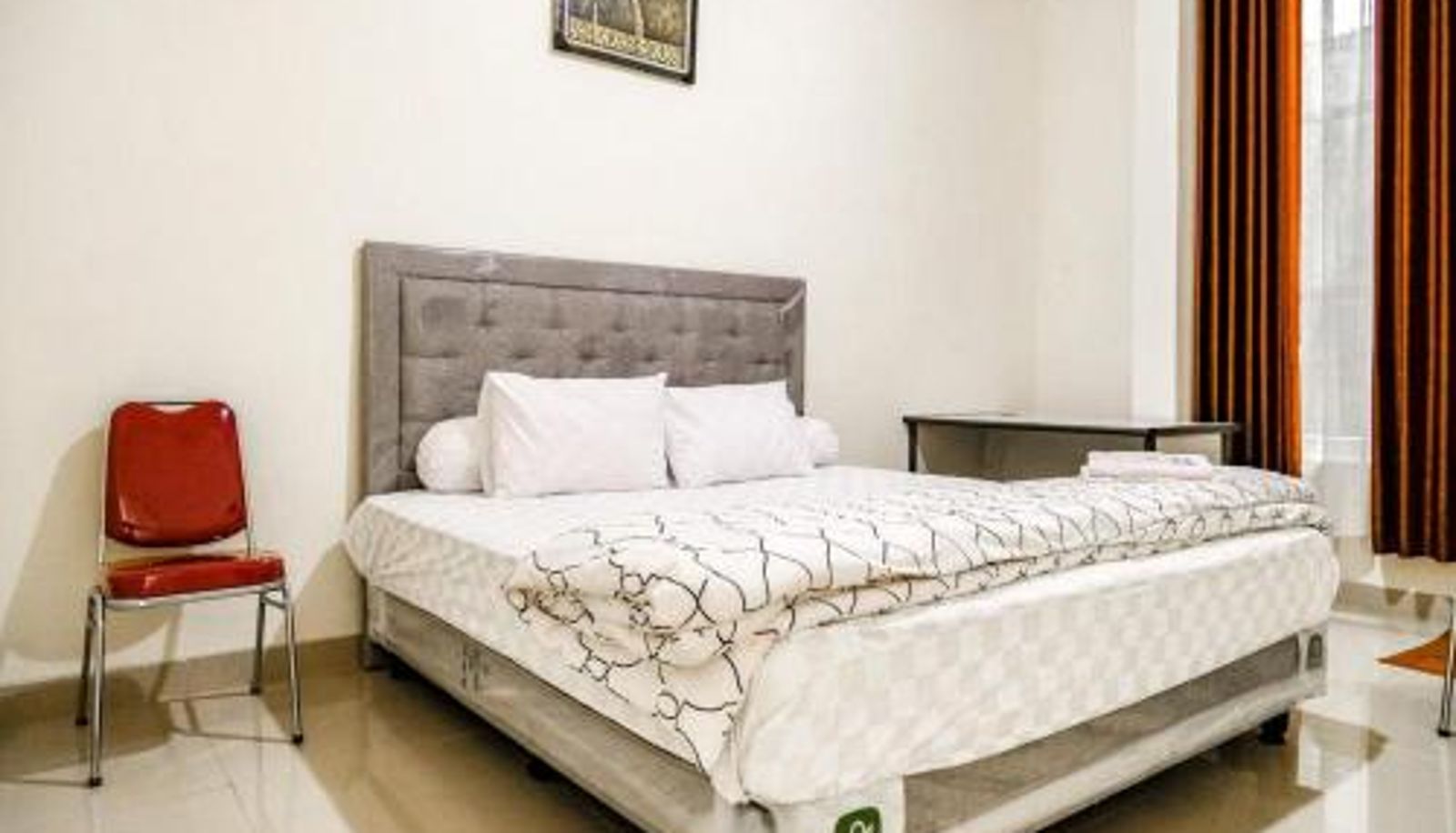 Zimmer - Wisma Talenta Mitra RedDoorz