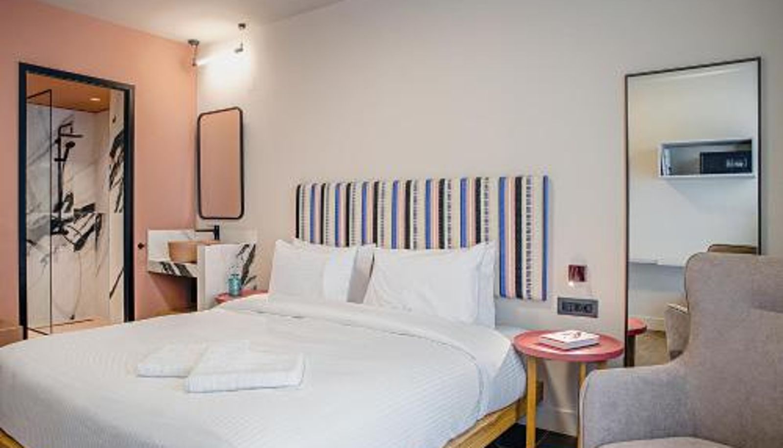 Info - Pavo Art Hotel