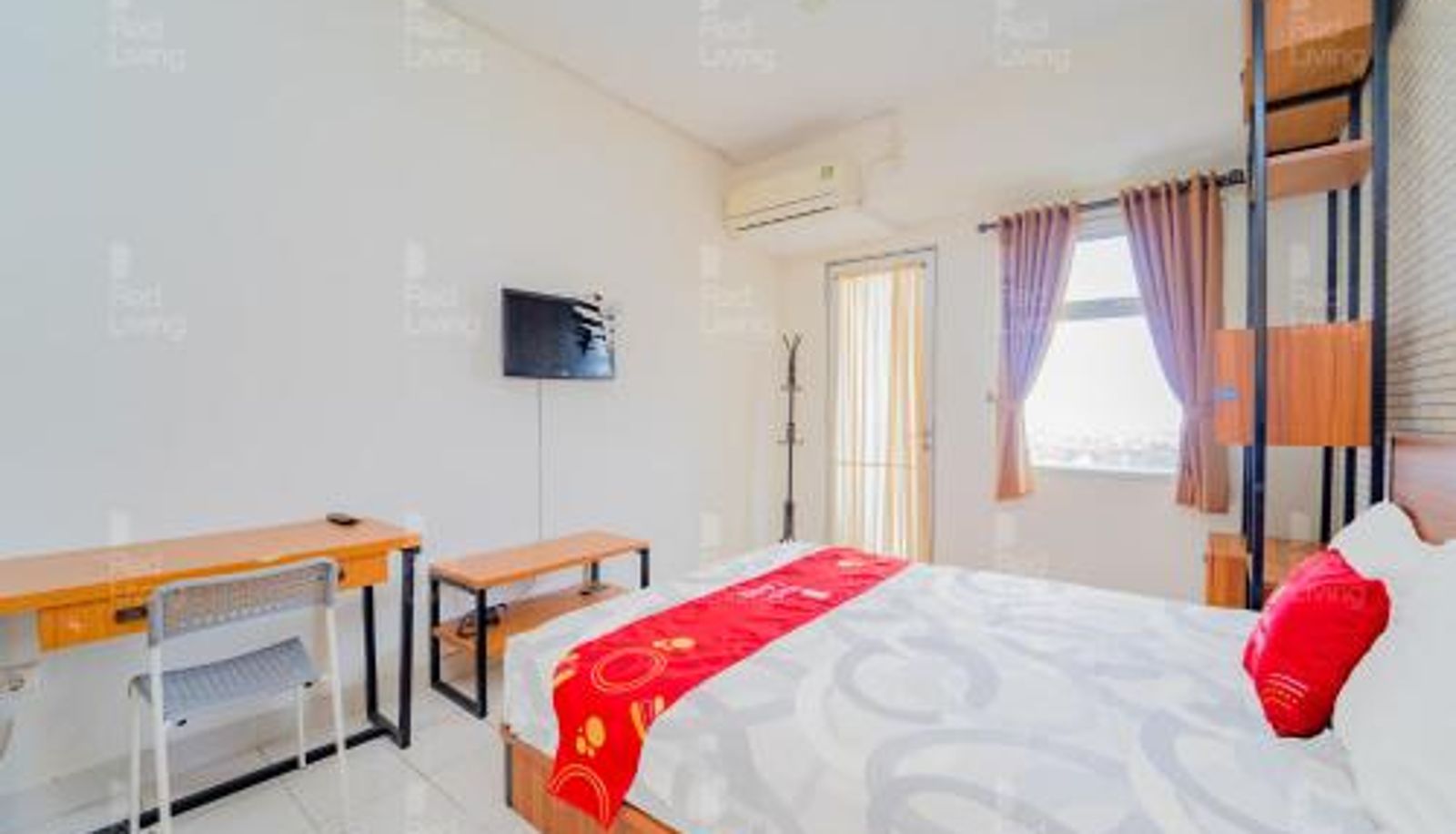 Apartment - RedLiving Apartemen Easton Park Jatinangor - Rajes Room