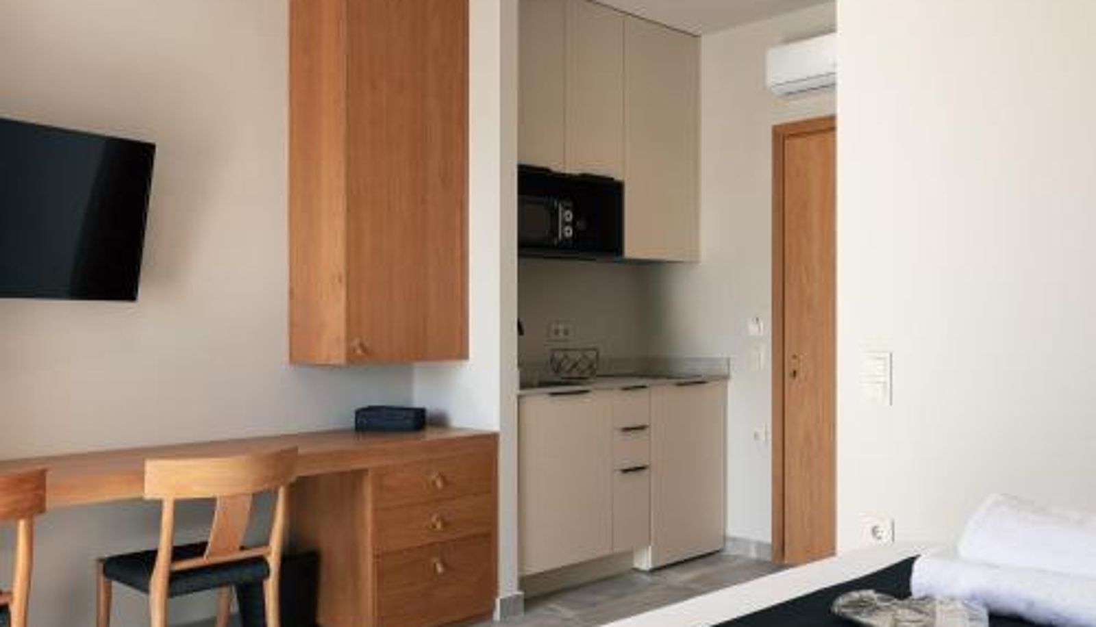Cuisine - Chapter 02 Gallery Suites