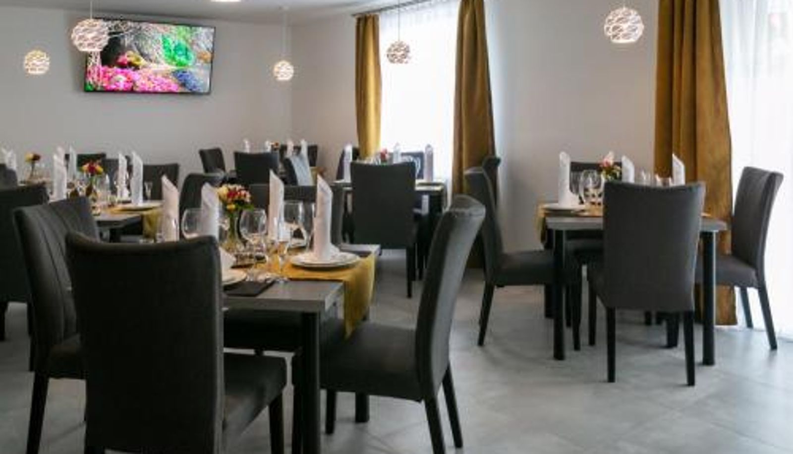 Breakfast room within the restaurant - Wellness Hotel Edelweiss