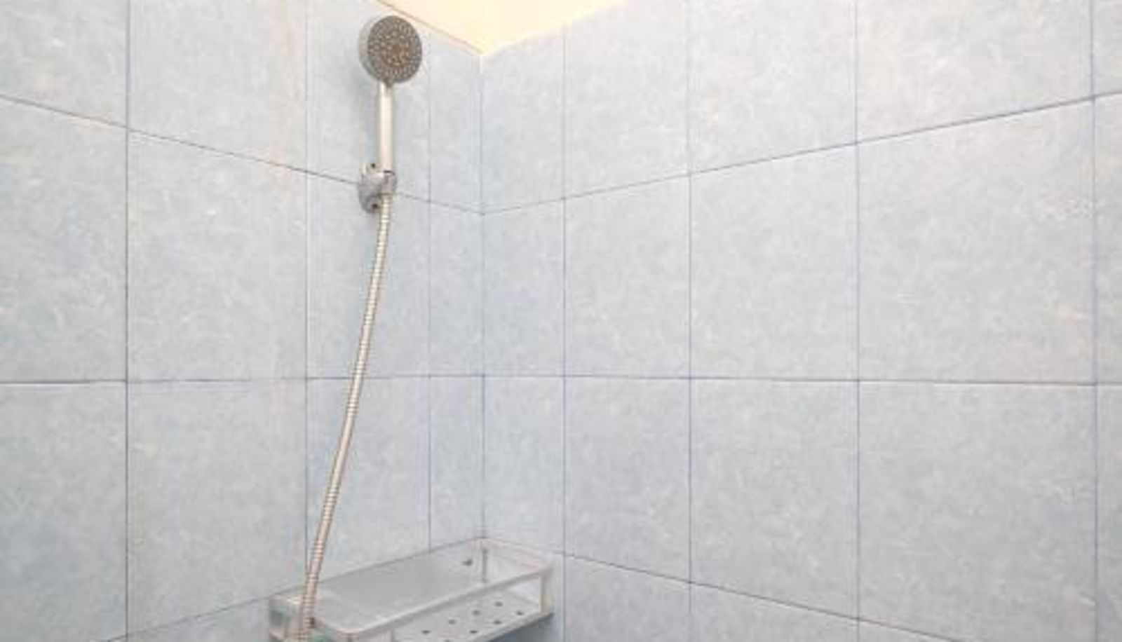 Salle de bain - RedDoorz Syariah @ Griya Thamrin Manahan Solo