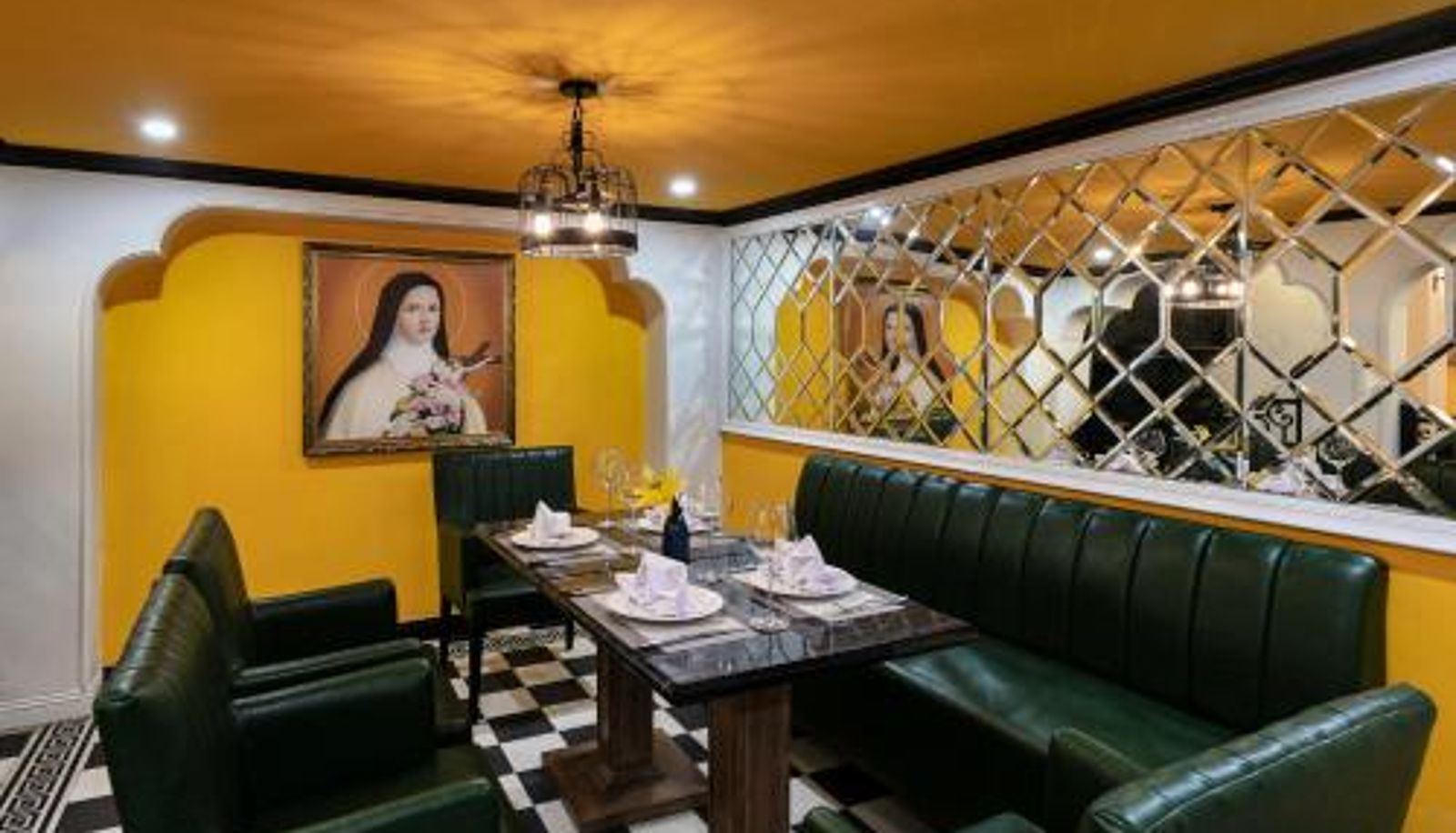 Frühstücksraum innerhalb des Restaurants - Minerva Church Hotel