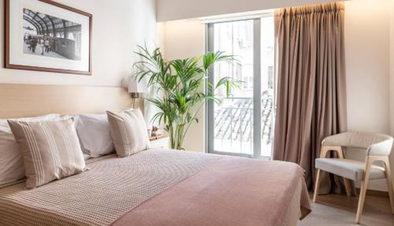 Zimmer - Gallery Suites & Residences Piraeus