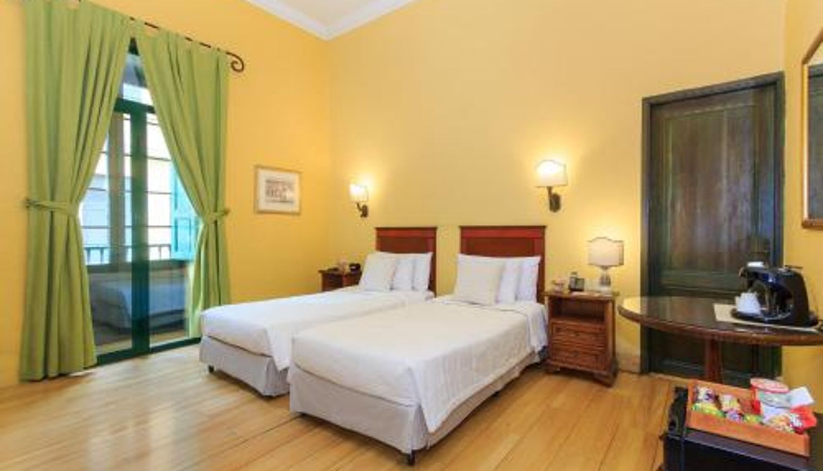 Zewnętrzna część hotelu - Hotel De La Opera