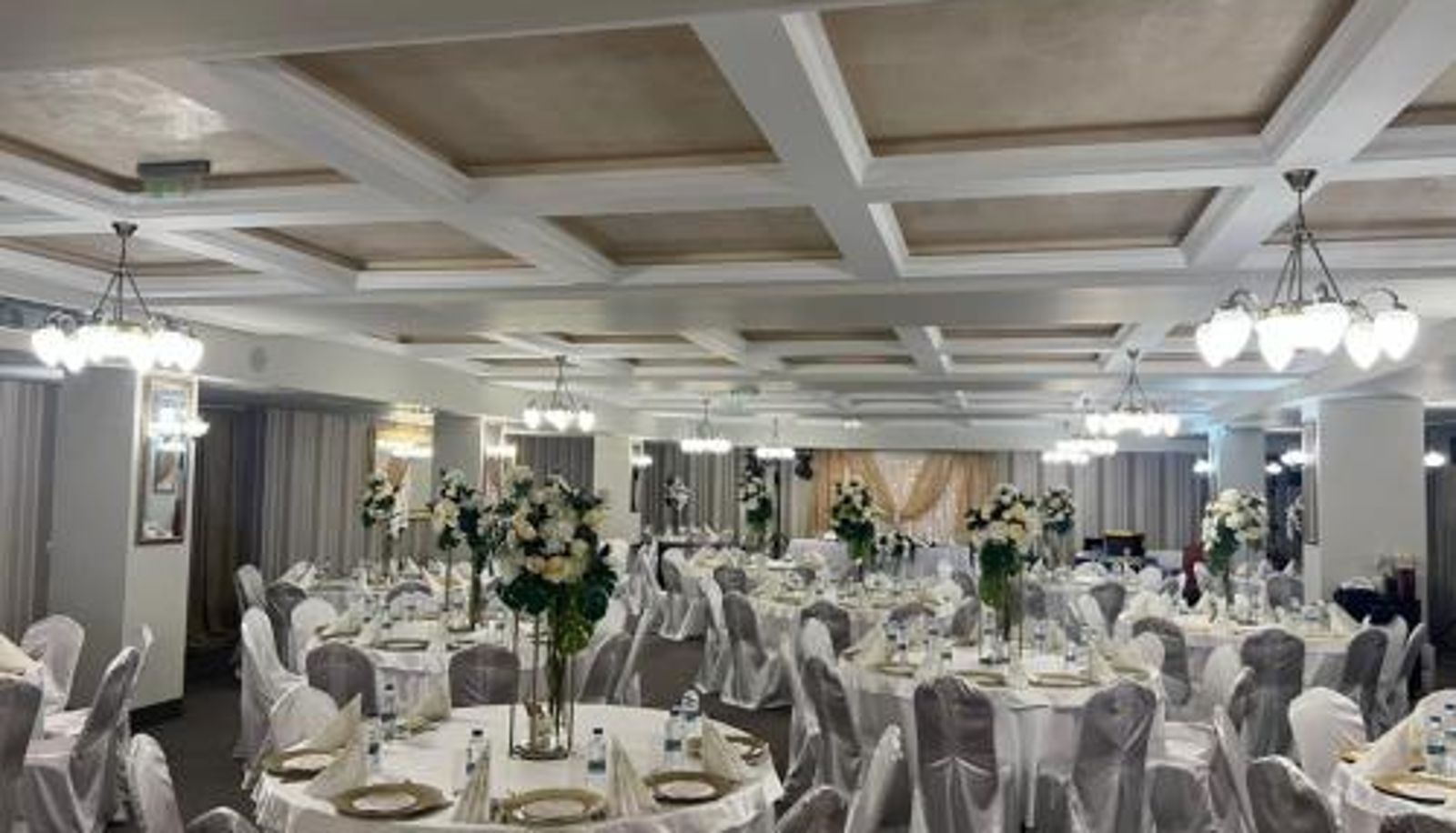 Breakfast room within the restaurant - Goldenburg Residence