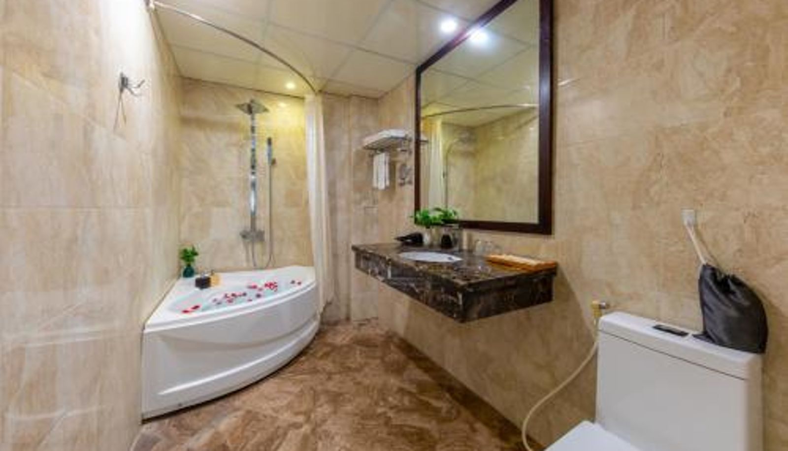 Badezimmer - Babylon Grand Hotel & Spa