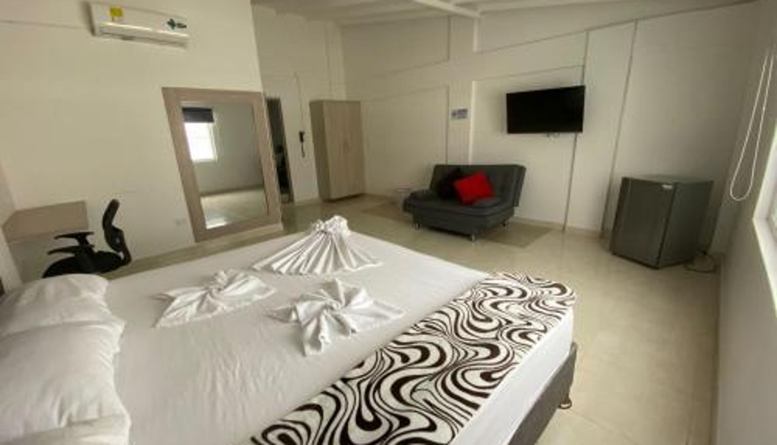 Room - Hotel Monaco