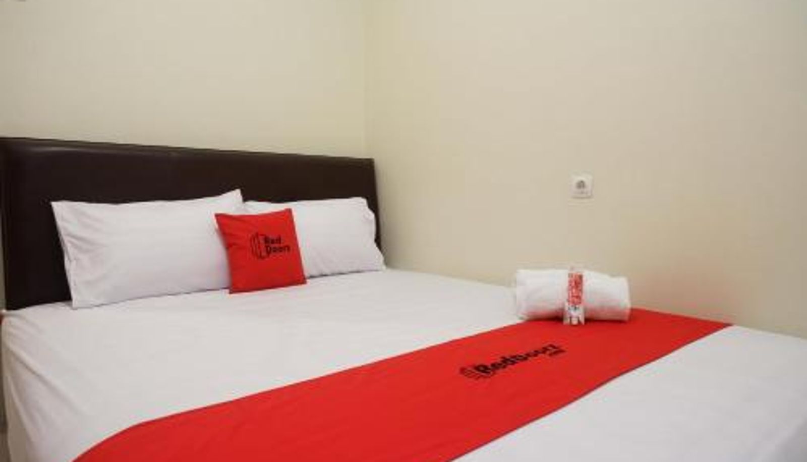 Room - RedDoorz Syariah at Kelud Sampangan Semarang