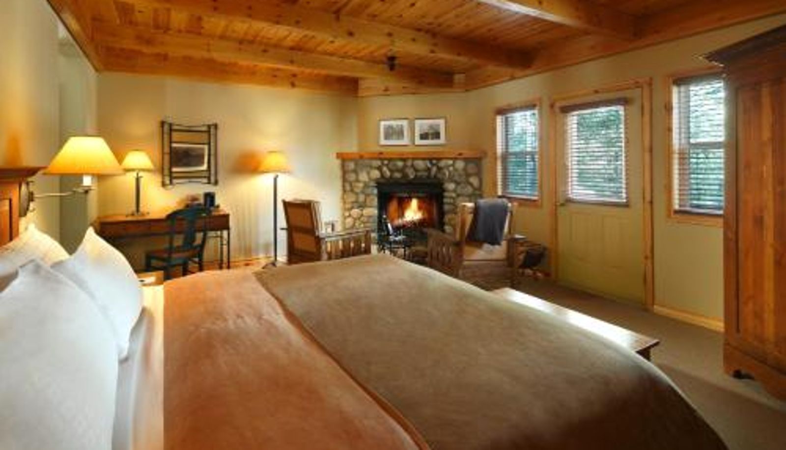 Room - Buffalo Mountain Lodge
