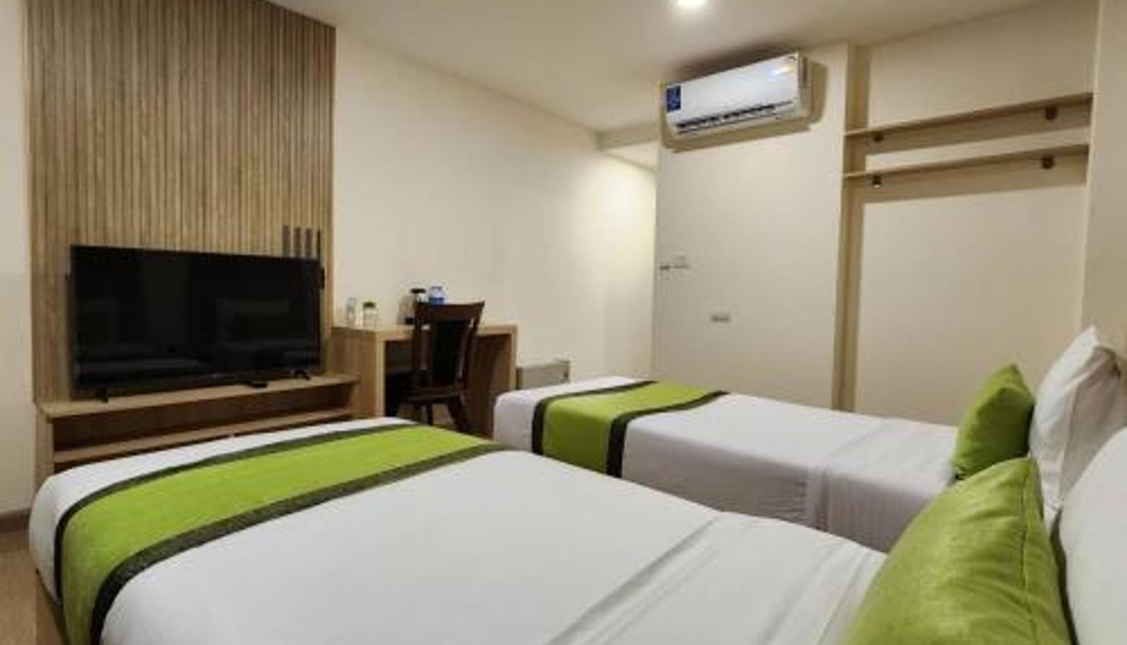 Info - iCheck inn Darisa Patong