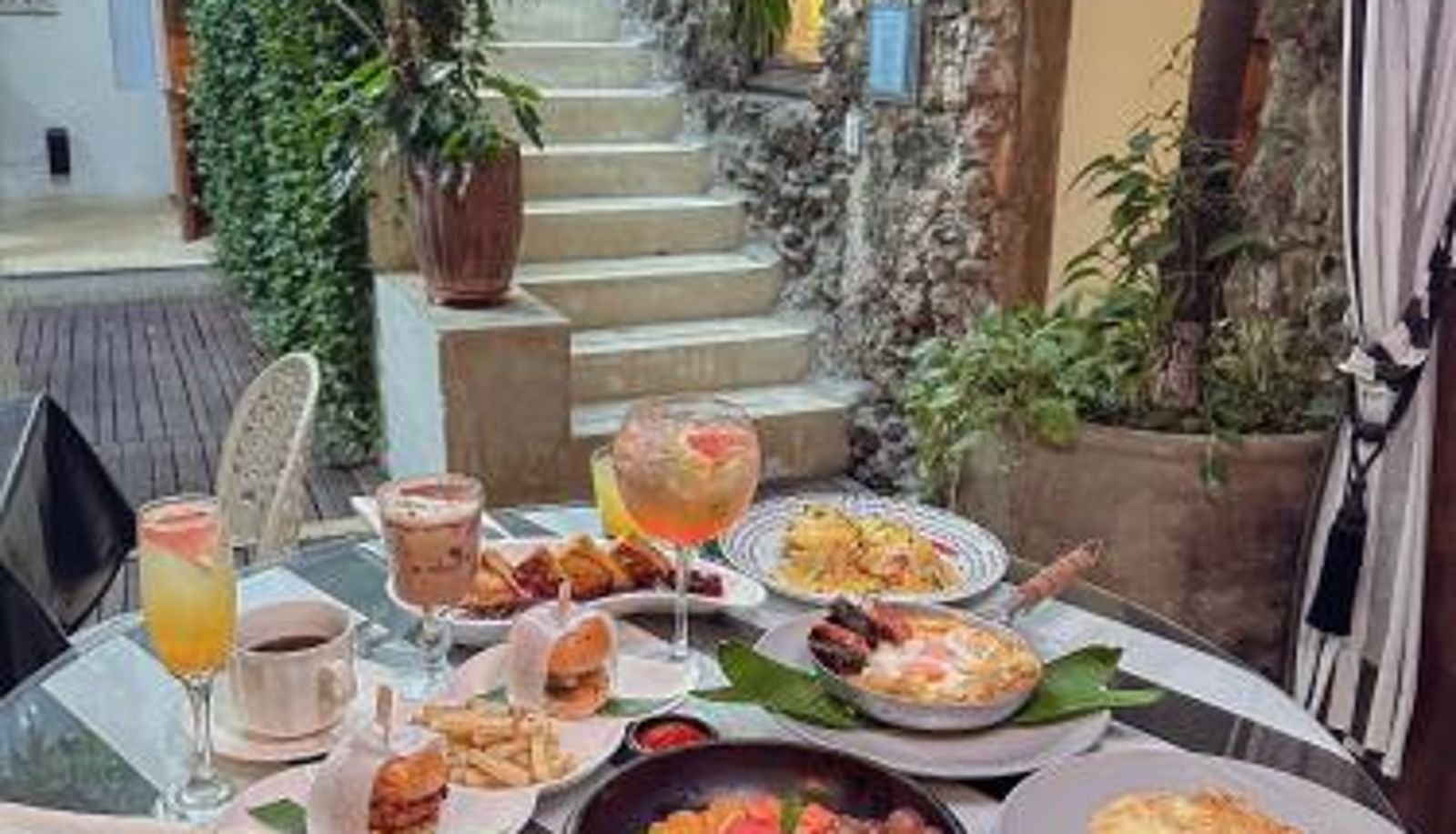 Sala de desayunos dentro del restaurante - Hotel Casa Lola Deluxe Gallery