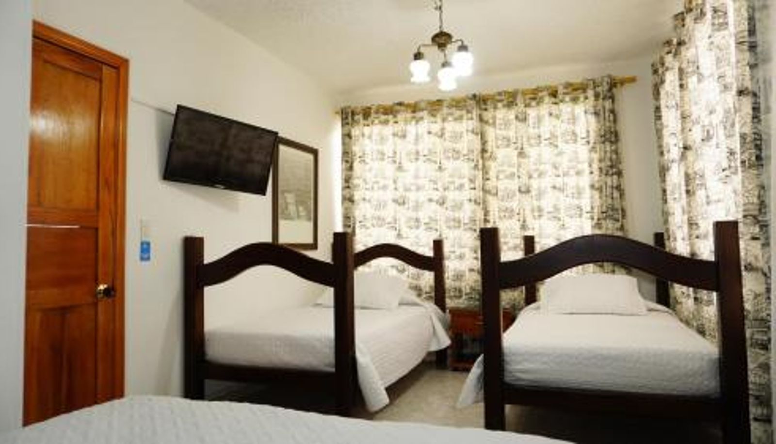 Family room - Hostal De Paris