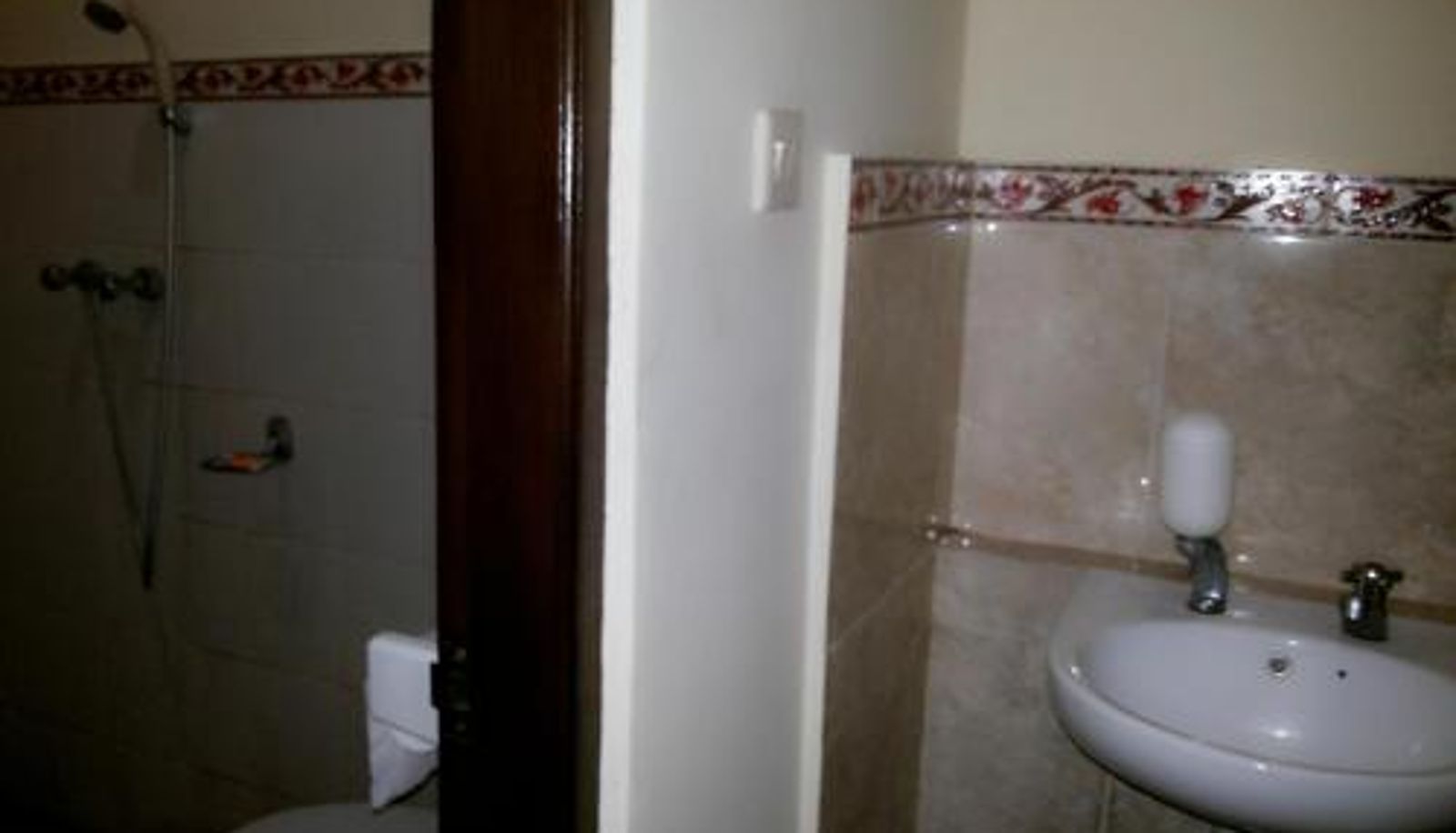Zimmer - Hotel Mawar Sari Mitra RedDoorz