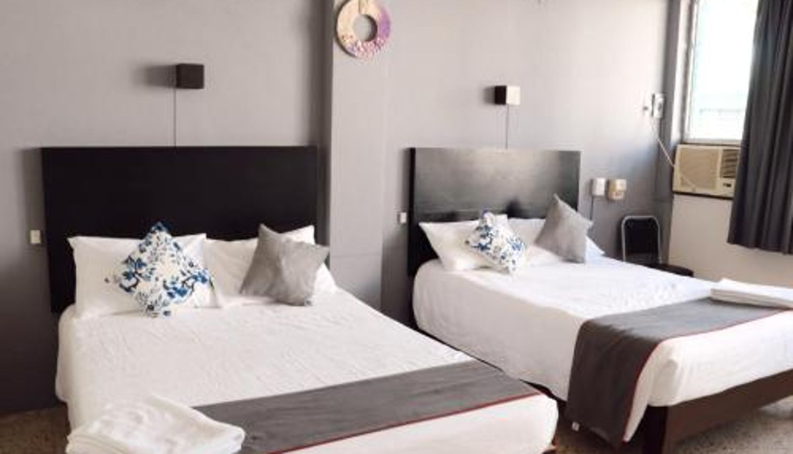 Info - Hotel Las Brisas
