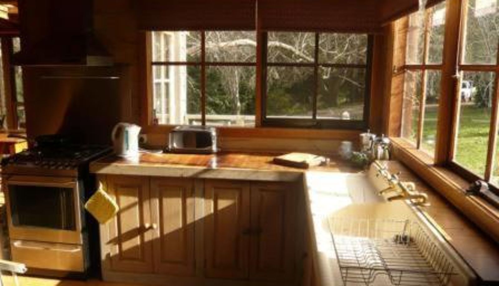 Info - Braeside Mount Macedon Country Retreat Bed and Breakfast