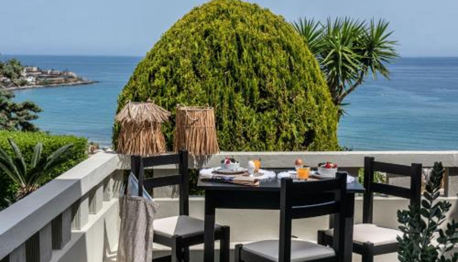 Terraza - Everest Apartments and Suites