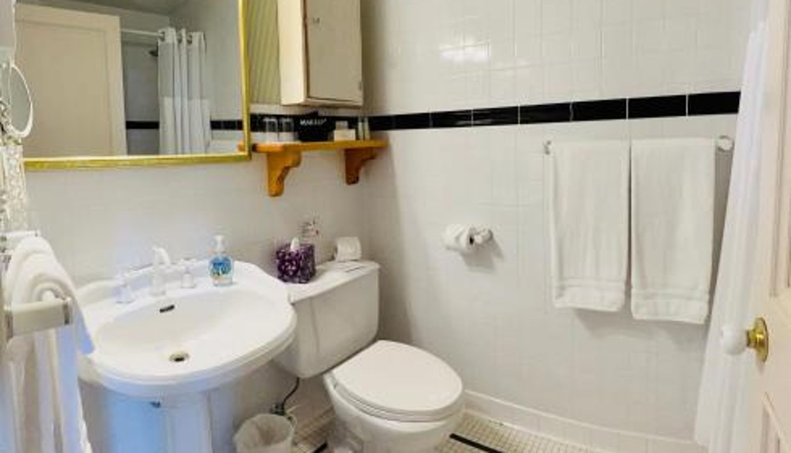Bathroom - The Latch Inn