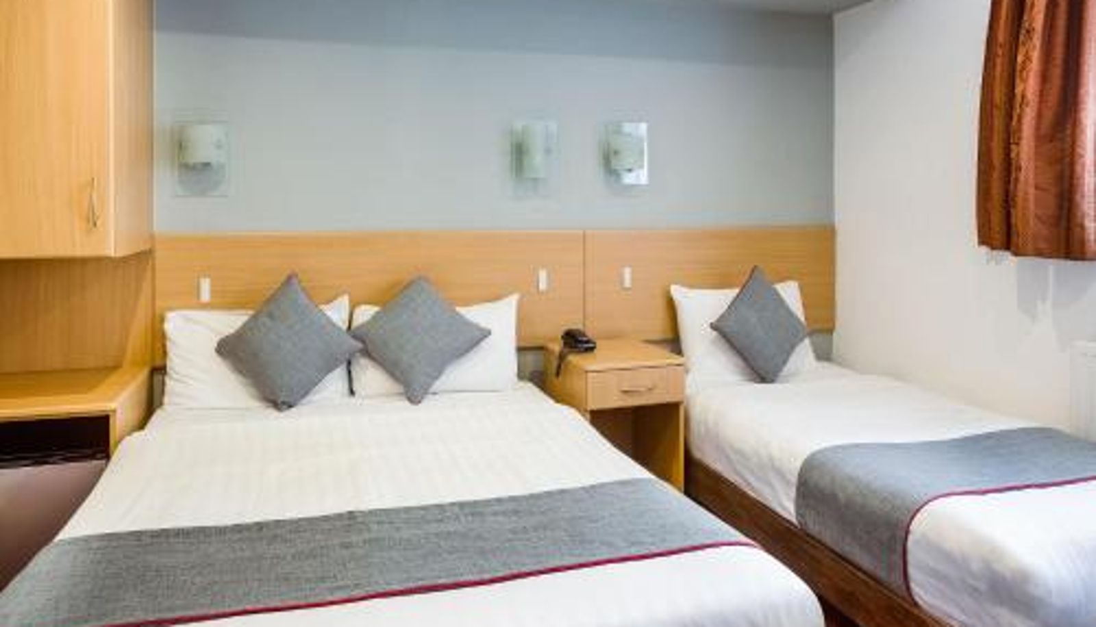 Pokój trzyosobowy - London Guest House by OYO - Acton