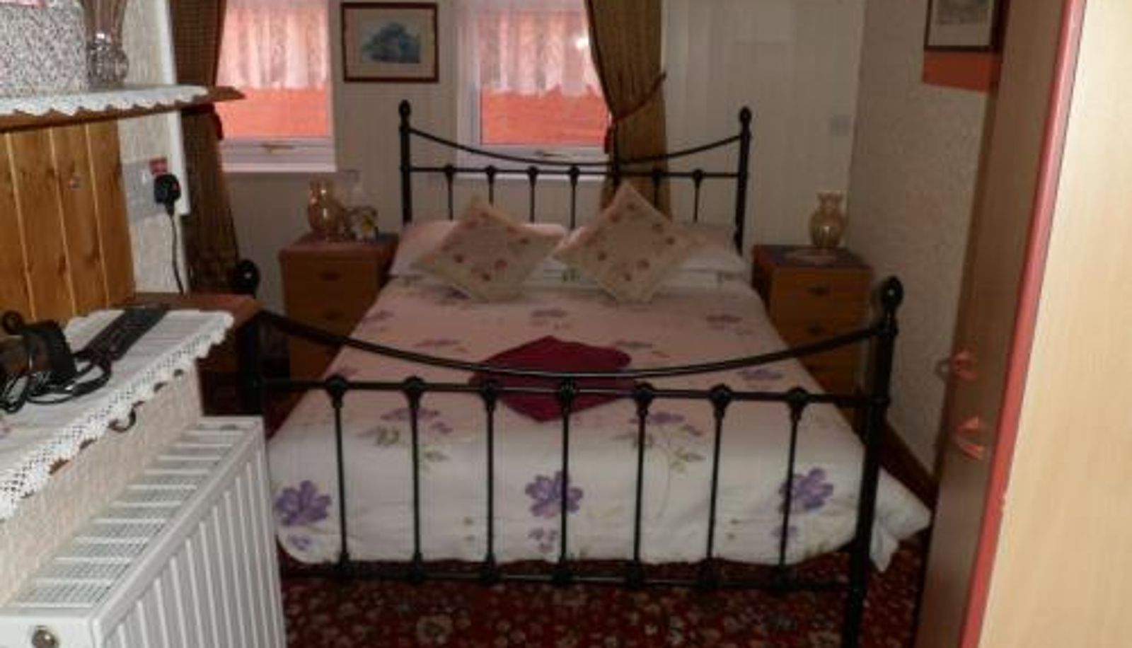 Room - Camelot Hotel - Couples Only