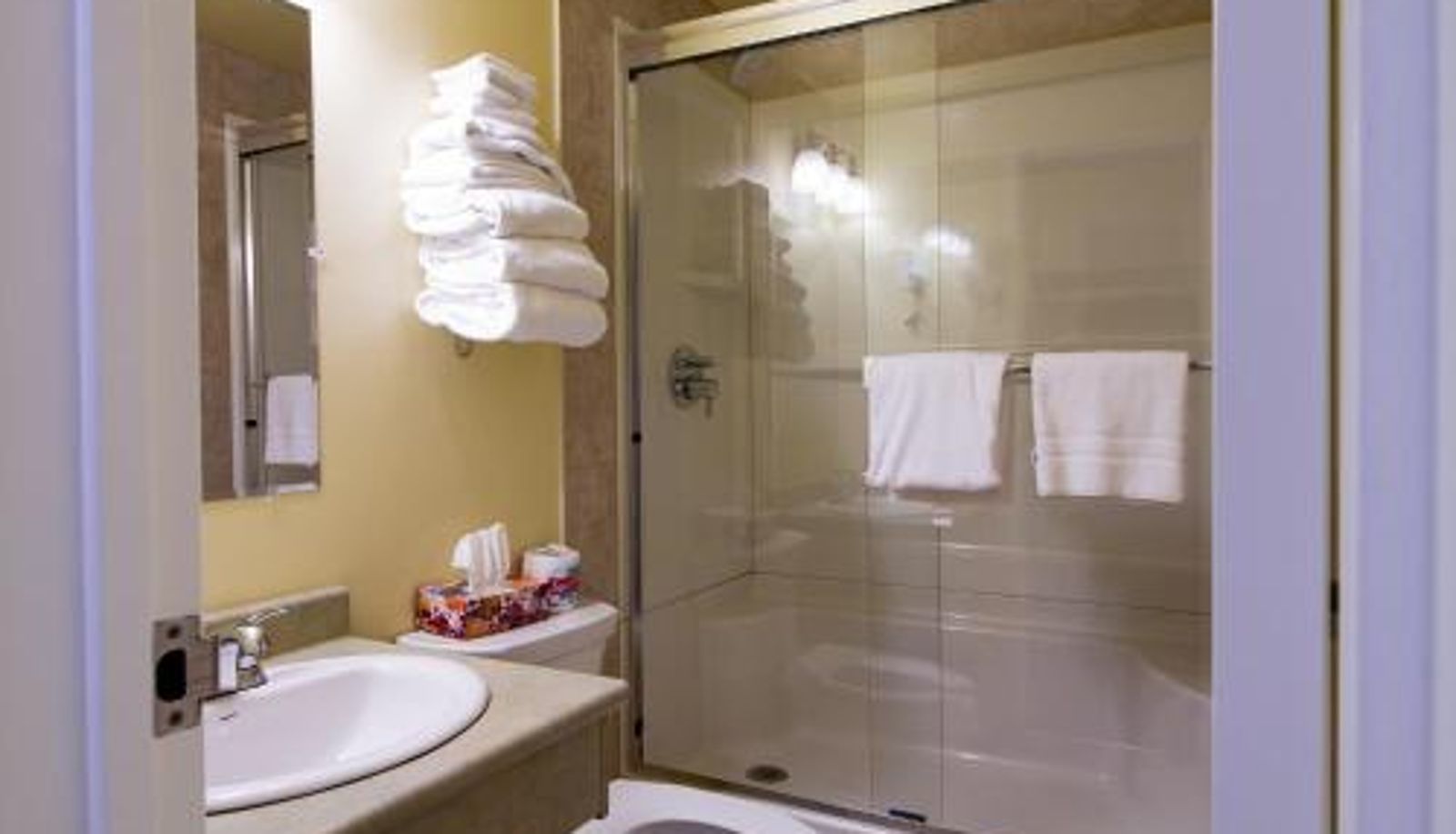 Suite - Park West Inn