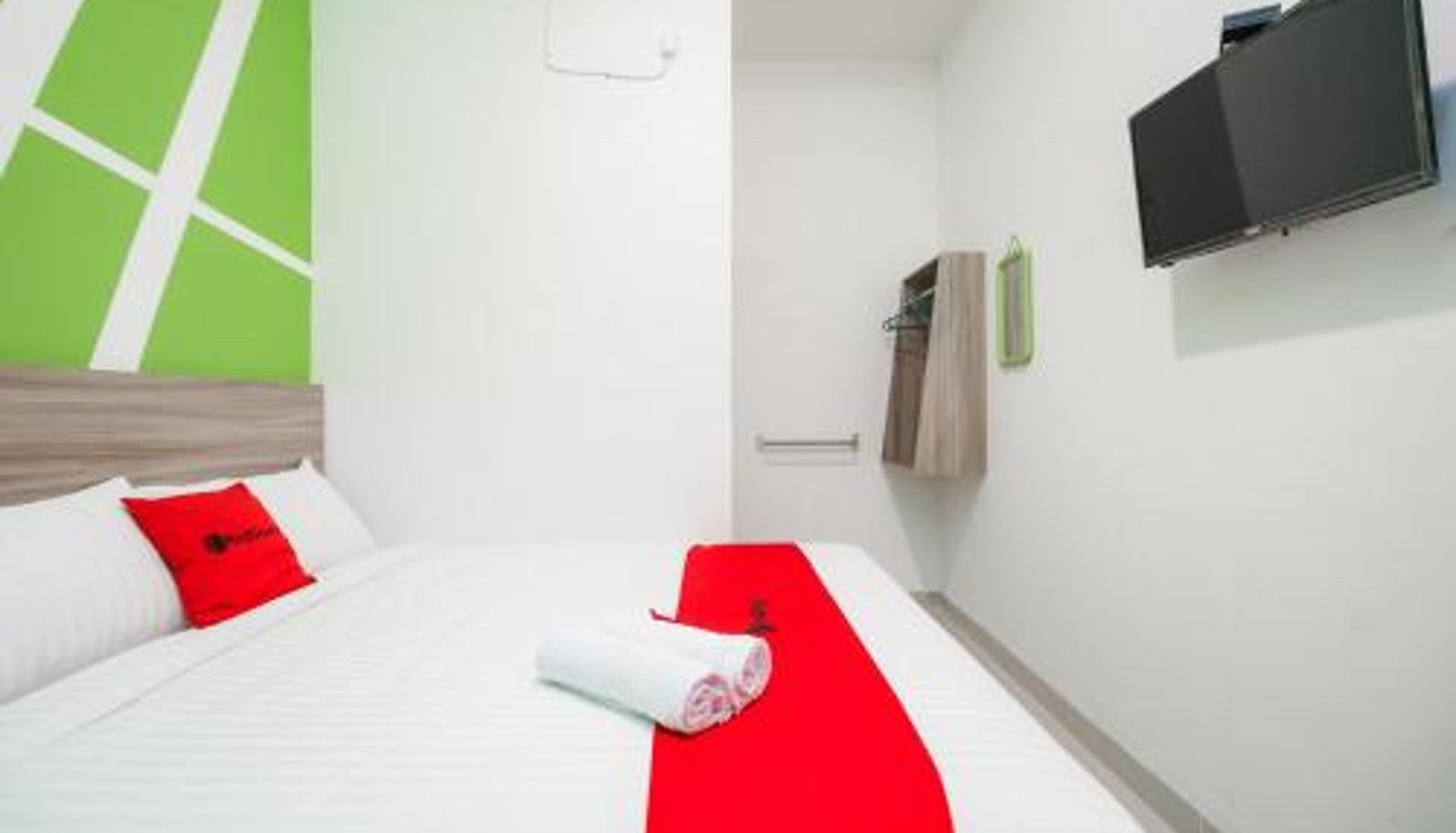 Kamer - RedDoorz Plus at Grand Tara Homestay Palembang