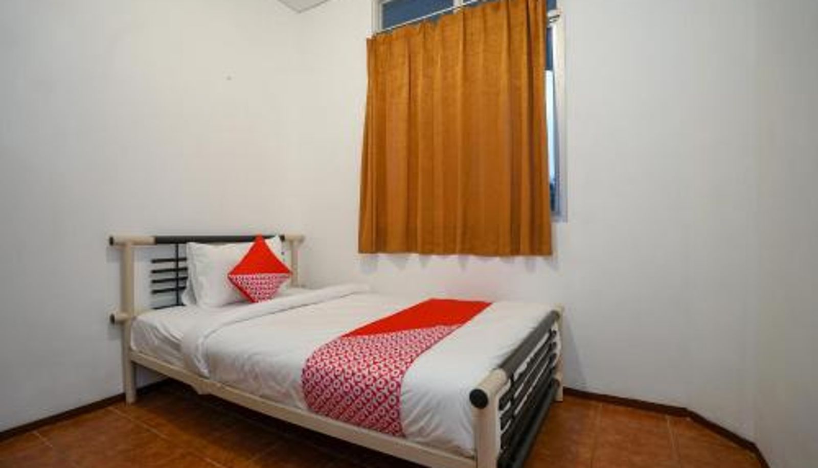 Room - Super OYO 1844 Bravo Residence