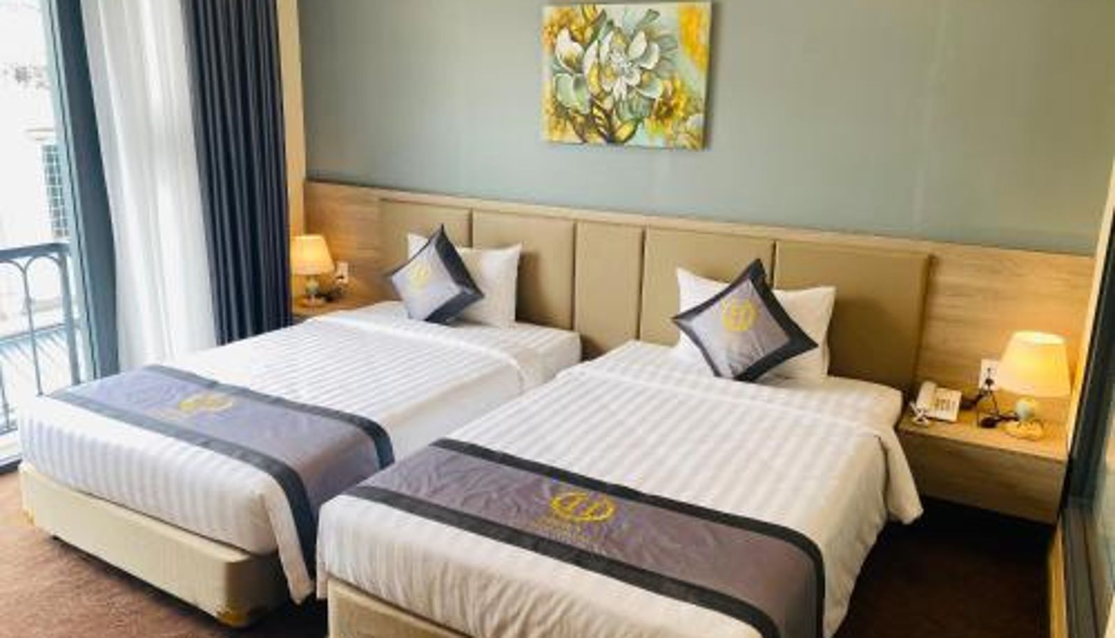Info - Hera Luxury Hotel