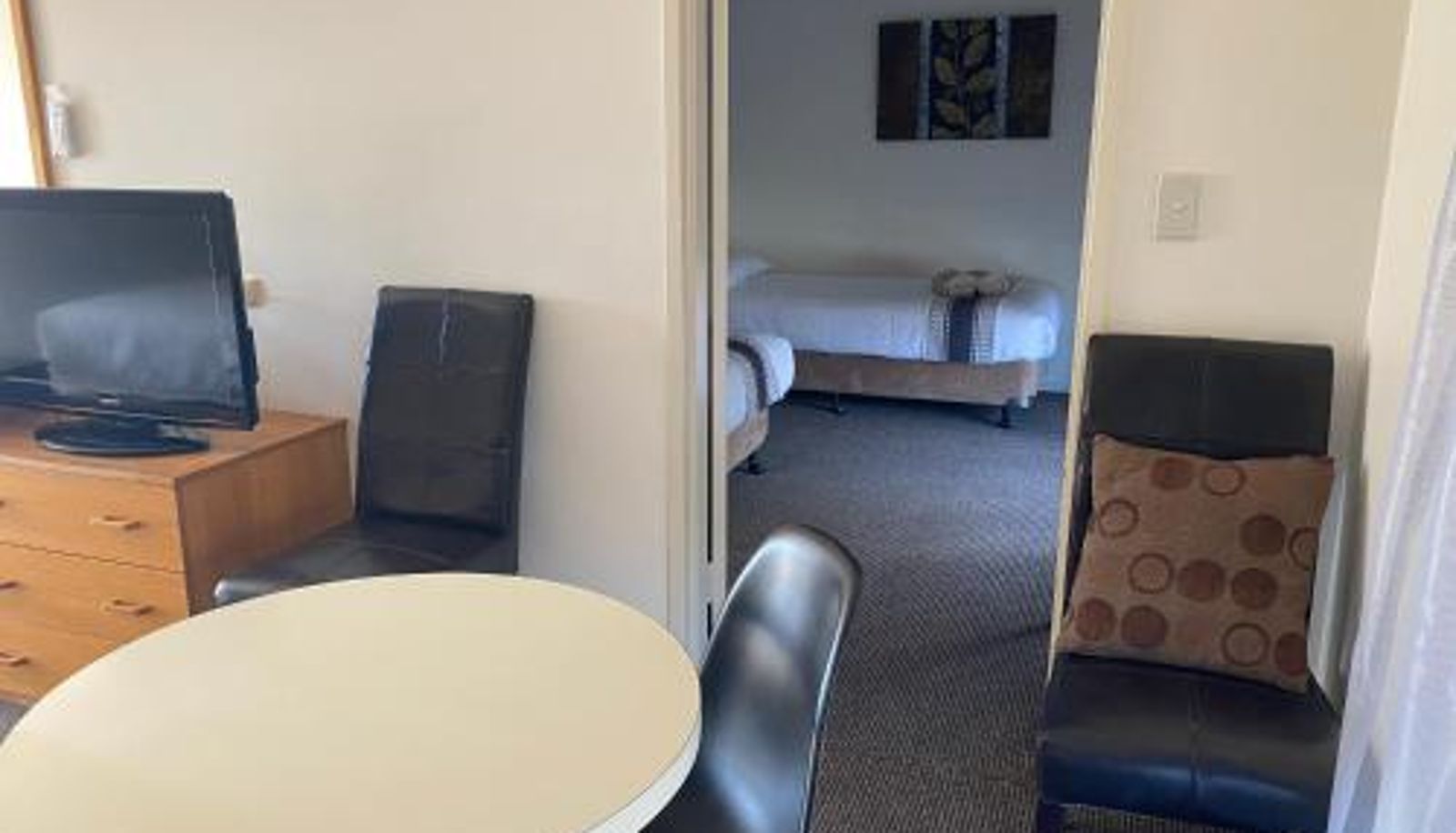 Info - All Settlers Motor Inn Parkes