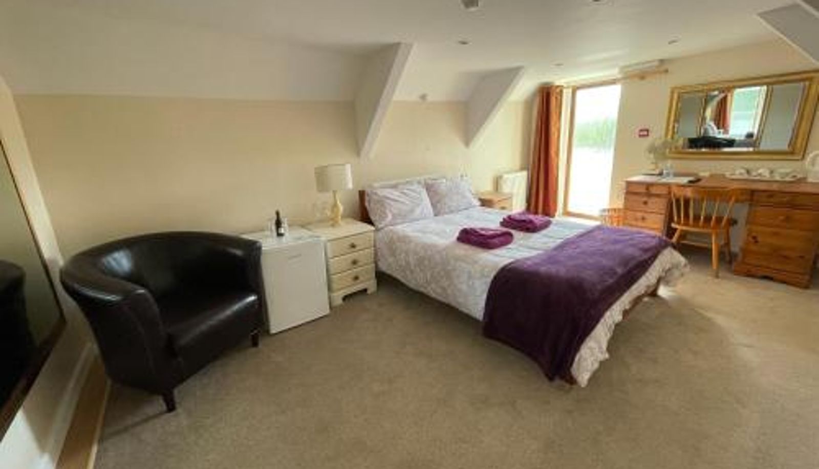 Room - Village centre Hotel  Dartmoor and Coast located Station House