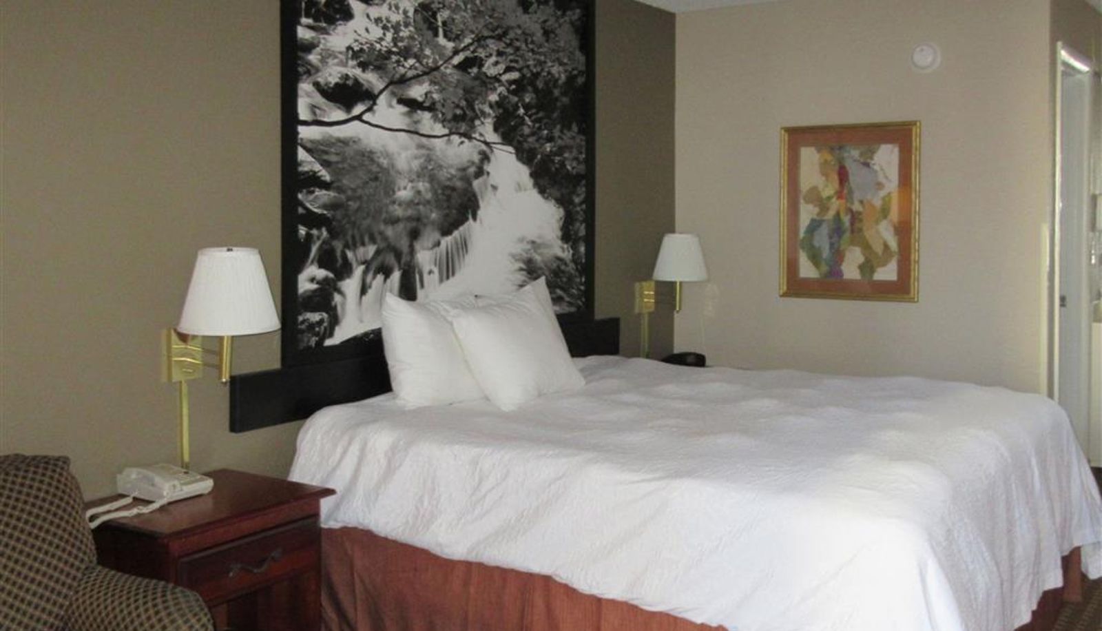 Zimmer - Super 8 by Wyndham Manchester TN