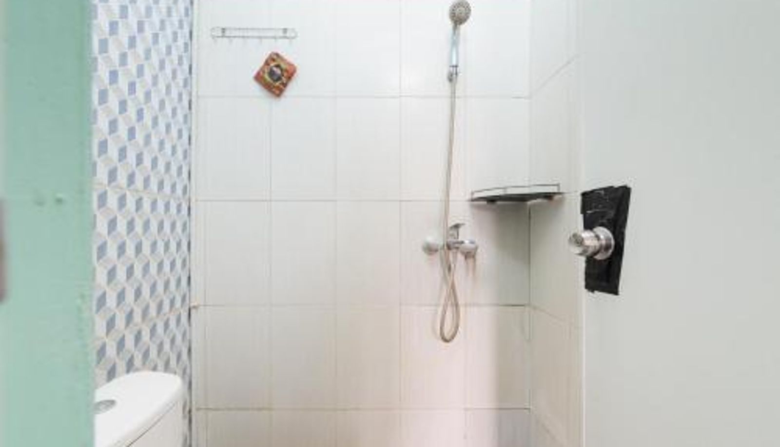 Badezimmer - Reddoorz near Universitas Widyagama Malang 2