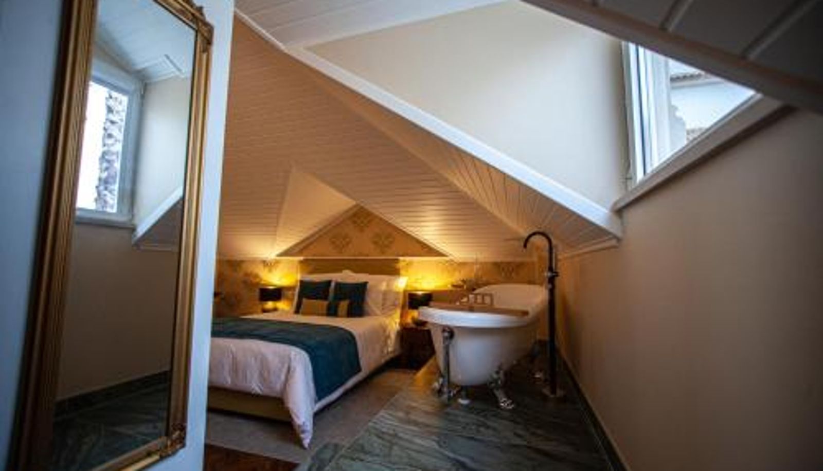 Kamer - Storytellers Palace