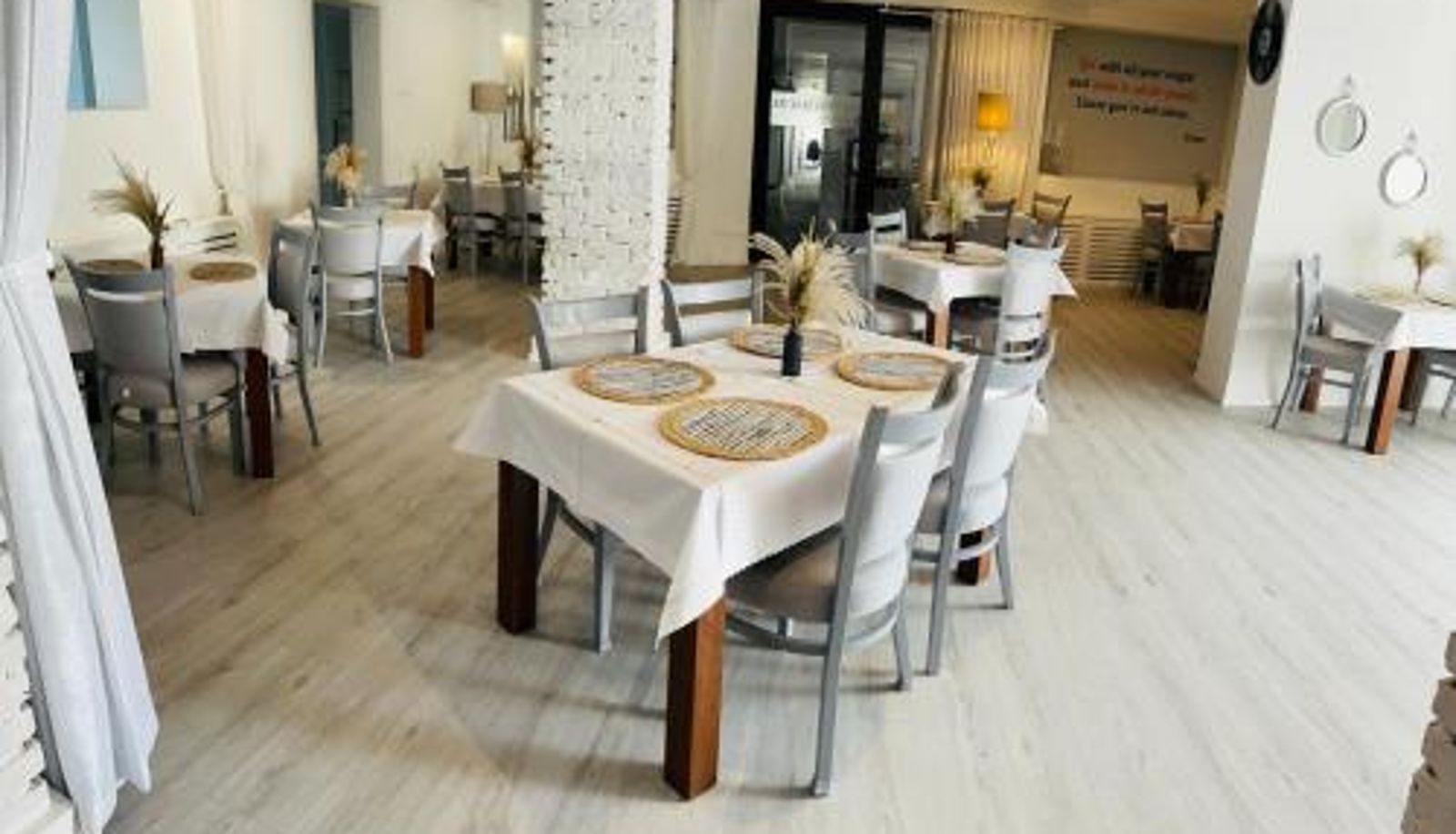 Salle de petit-déjeuner dans le restaurant - Piano