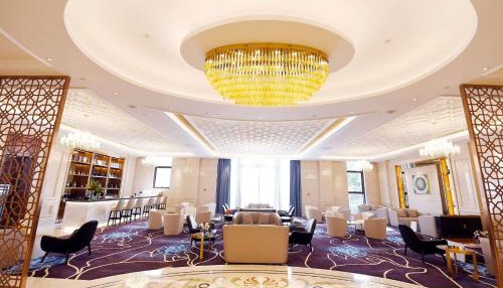 Salle de petit-déjeuner dans le restaurant - Ramada Plaza by Wyndham Wenzhou