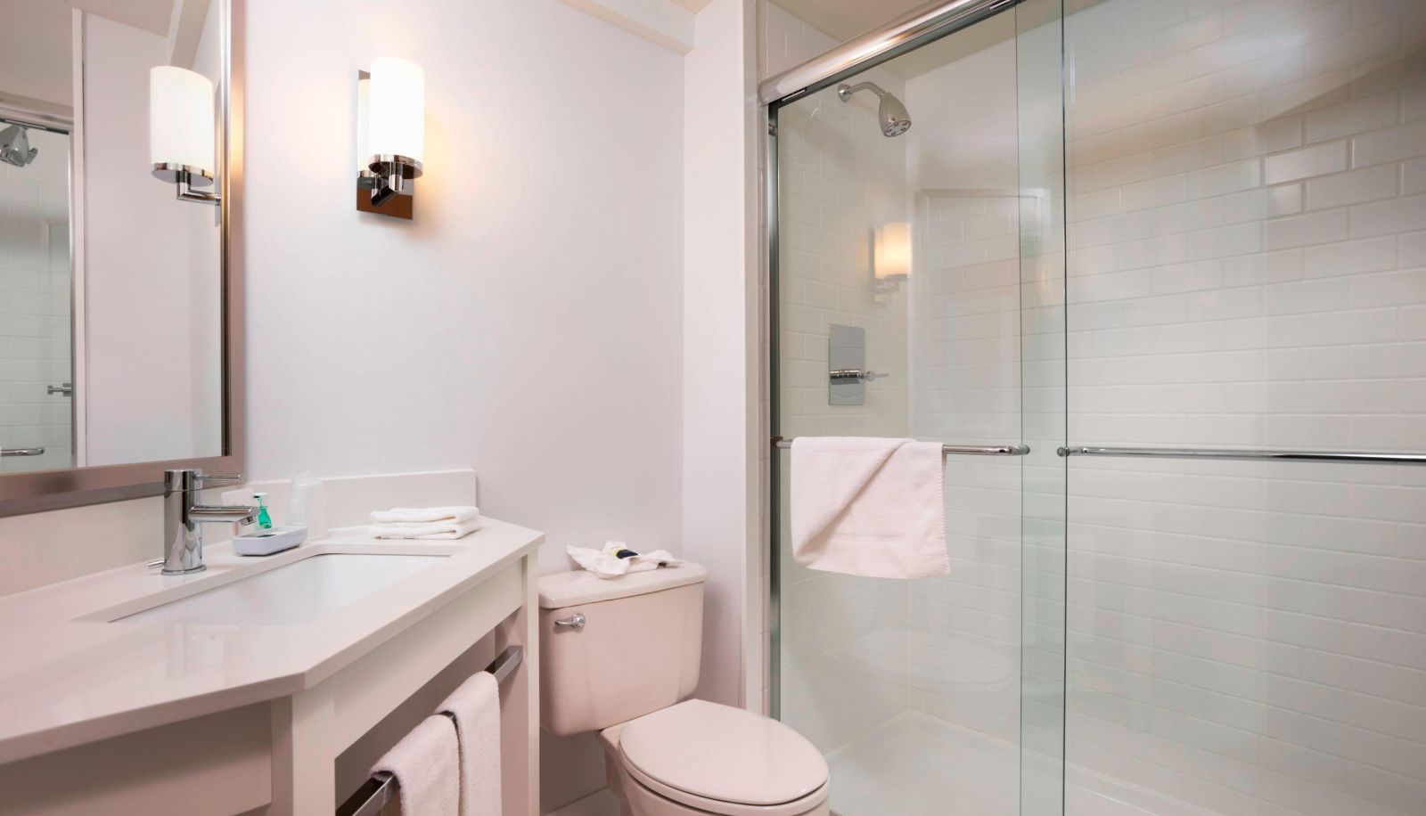Room - Four Points by Sheraton Mall of America Minneapolis Airport