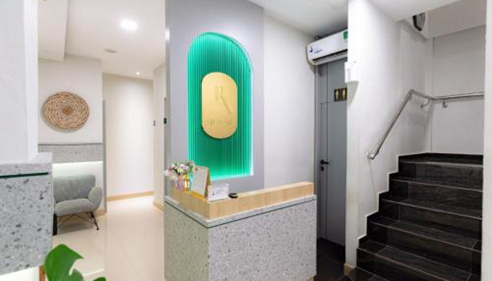 Reception - Urbanview Hotel R House Batam by RedDoorz