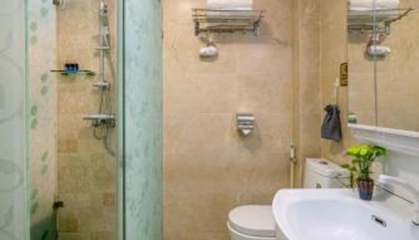 Bathroom - Bella Rosa Hotel & Travel