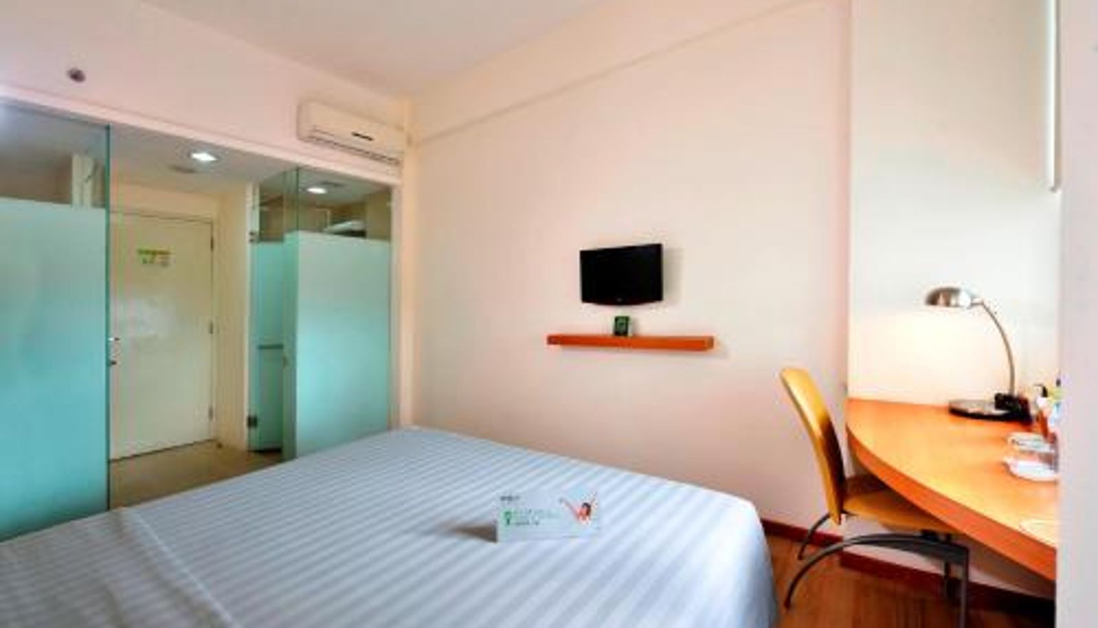 Kamer - Whiz Hotel Malioboro Yogyakarta