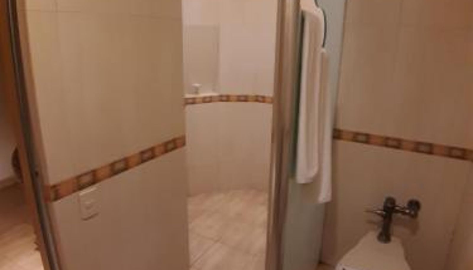 Bathroom - AUTO HOTEL LEGARIA