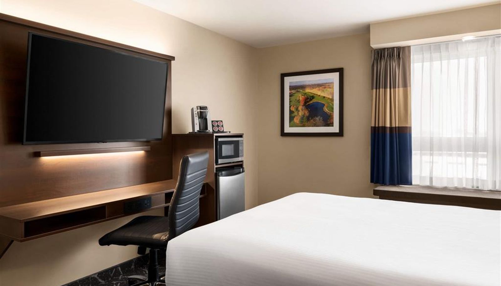 Camera - Microtel Inn & Suites by Wyndham Aurora