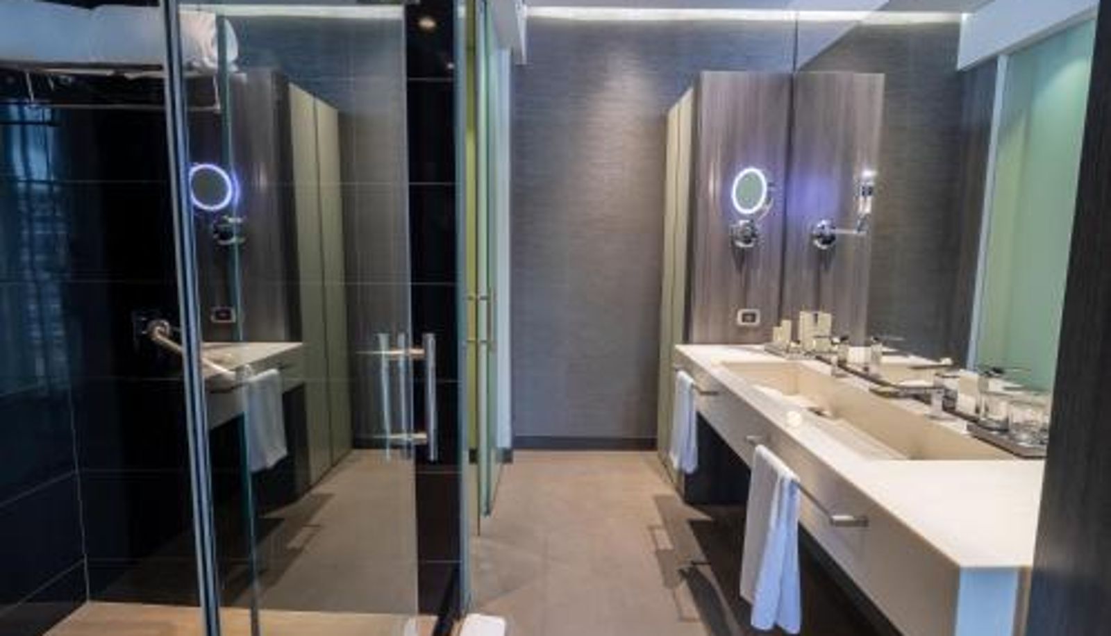 Badezimmer - GHL Bioxury Hotel