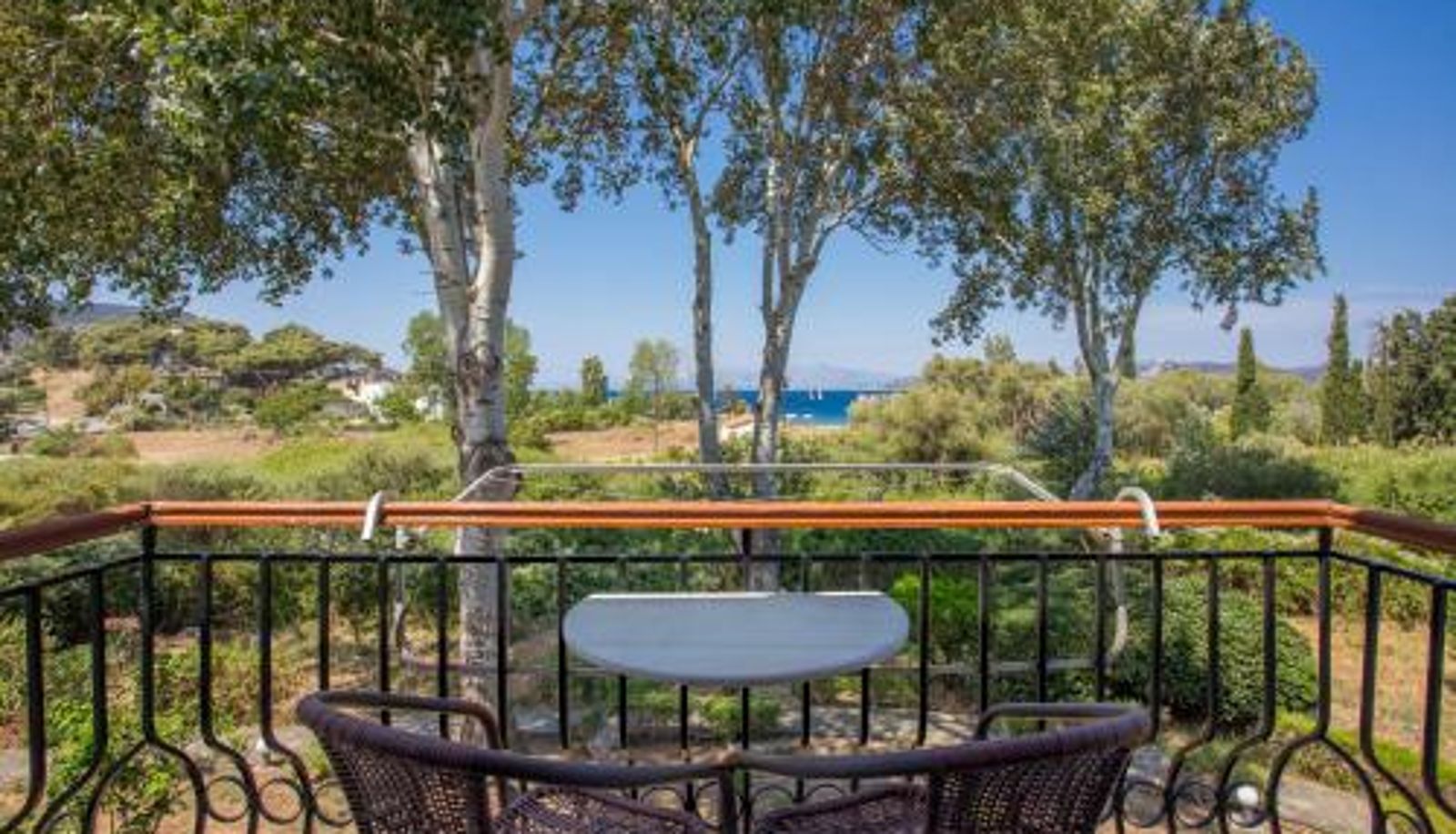 Info - Castello Rosso Hotel