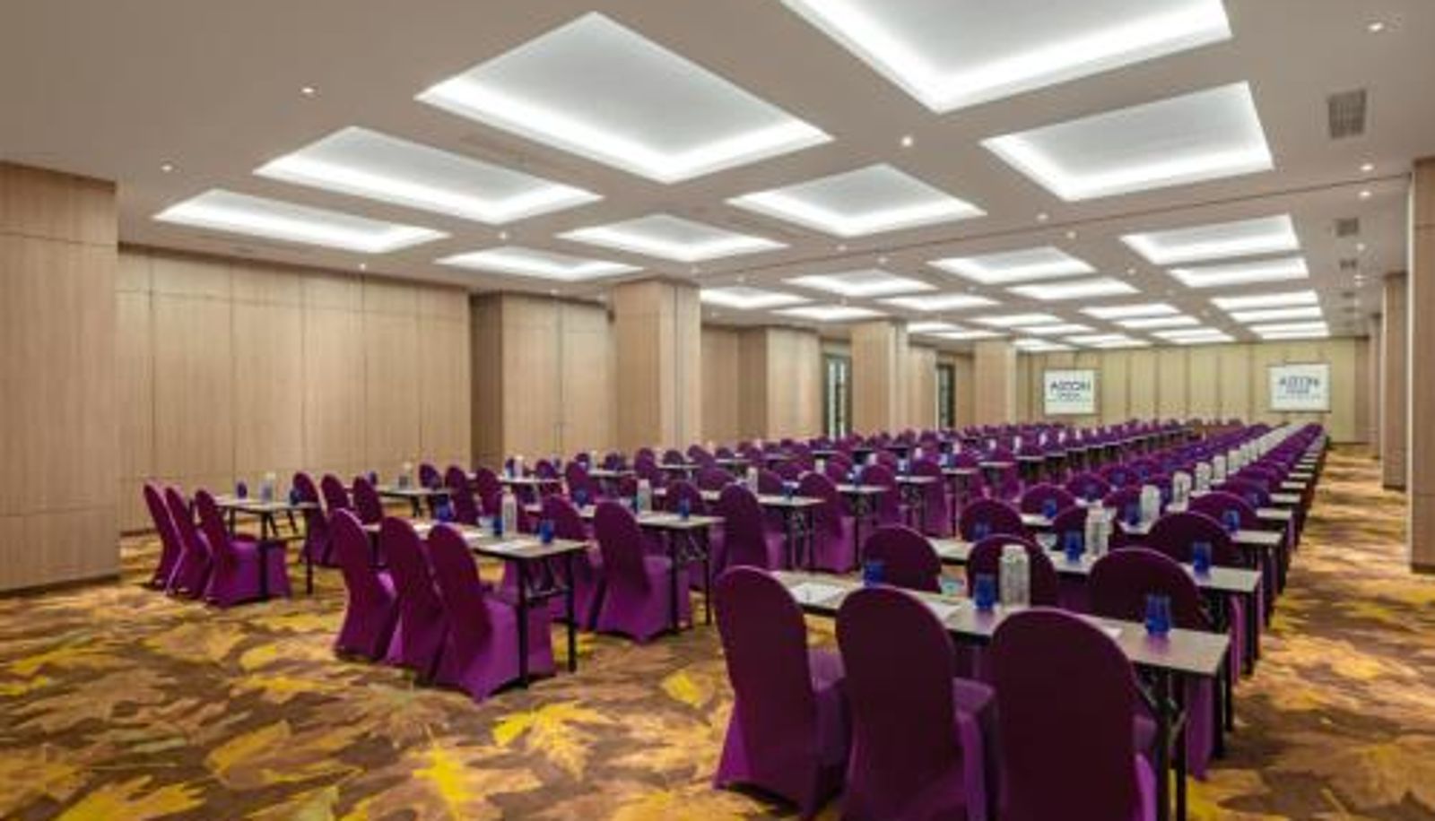 Vergaderzaal - Aston Gresik Hotel & Conference Center
