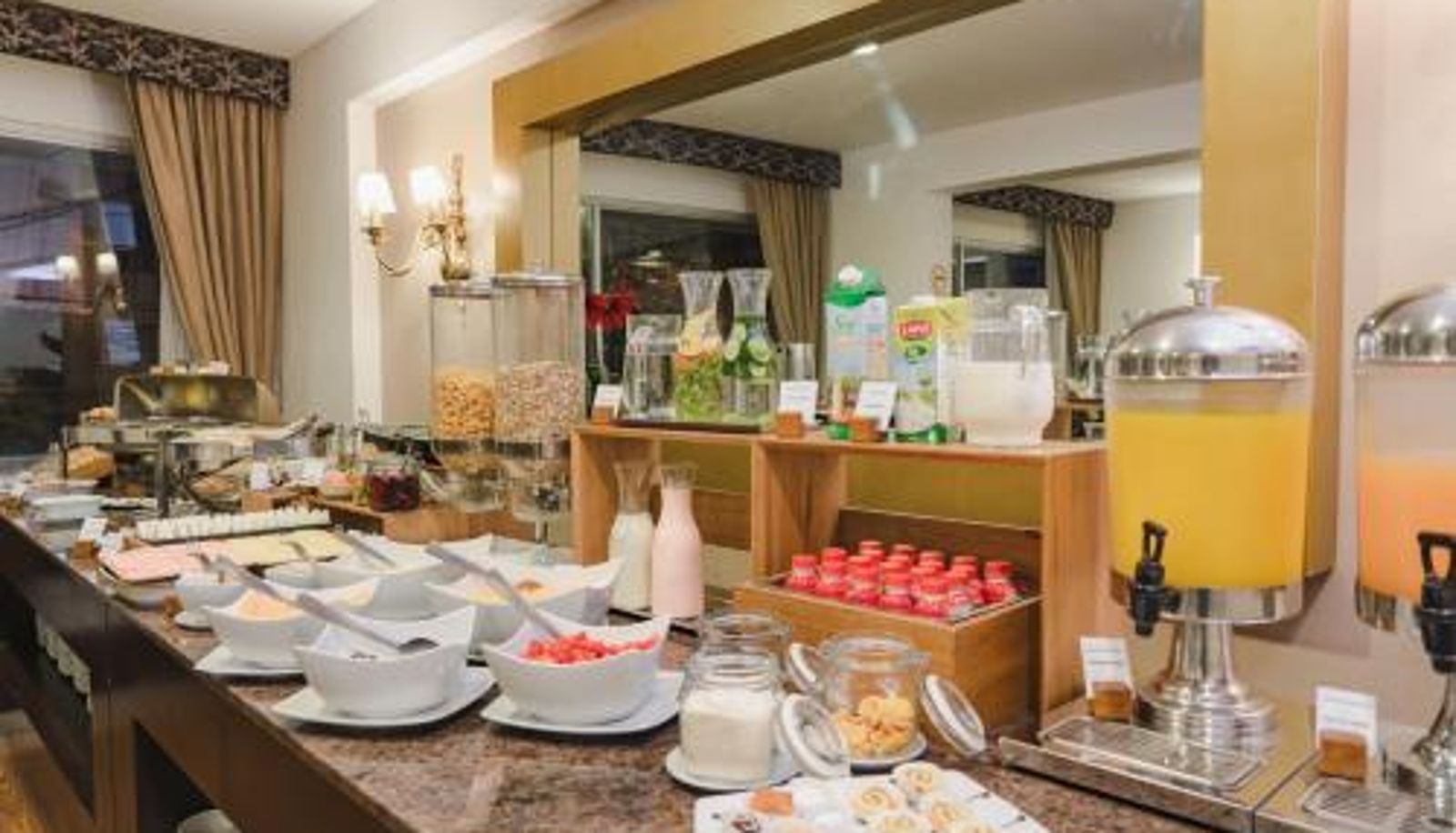 Frühstücksraum innerhalb des Restaurants - Hotel Jose Antonio