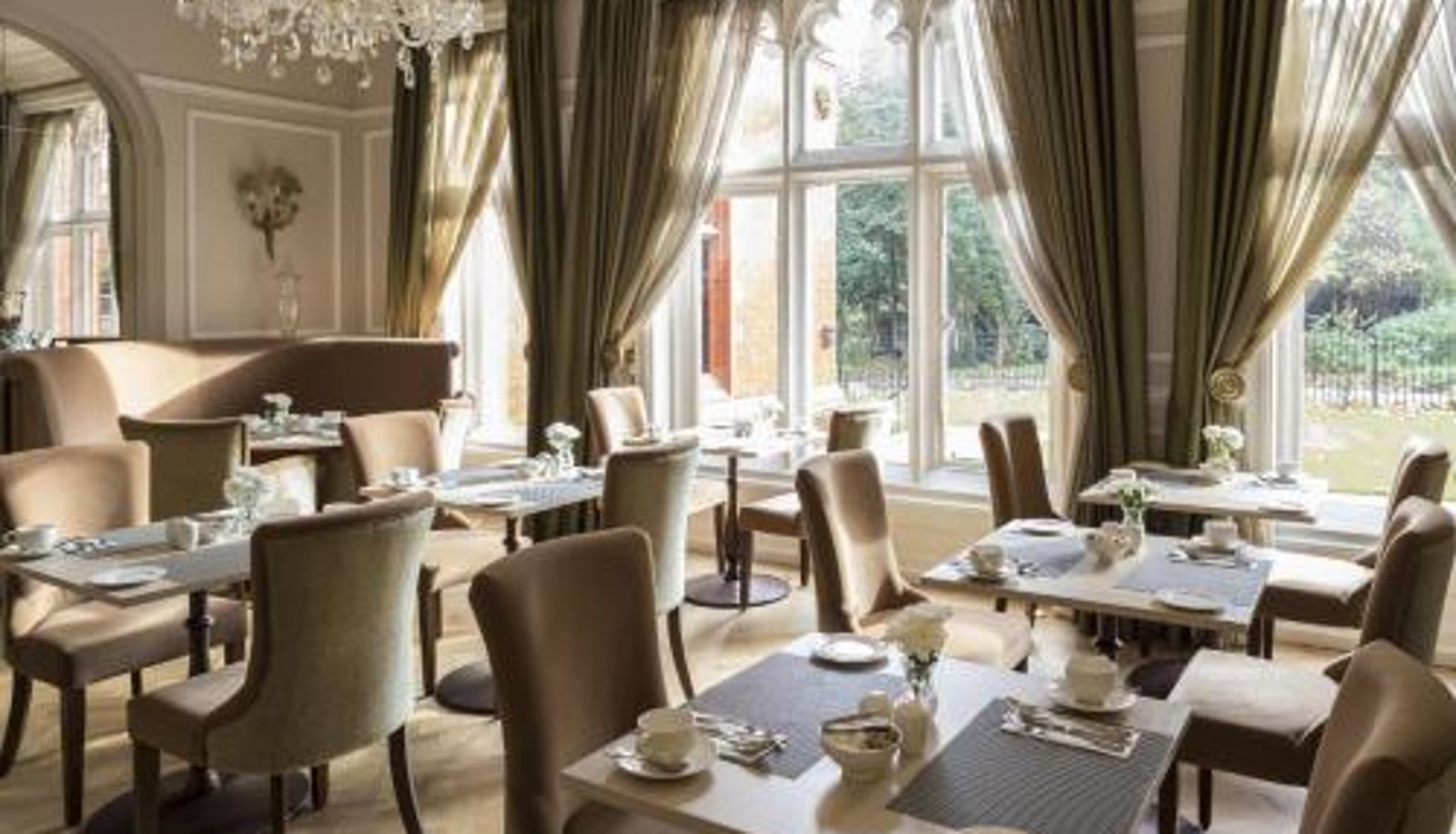 Sala de desayunos dentro del restaurante - St Paul's Hotel