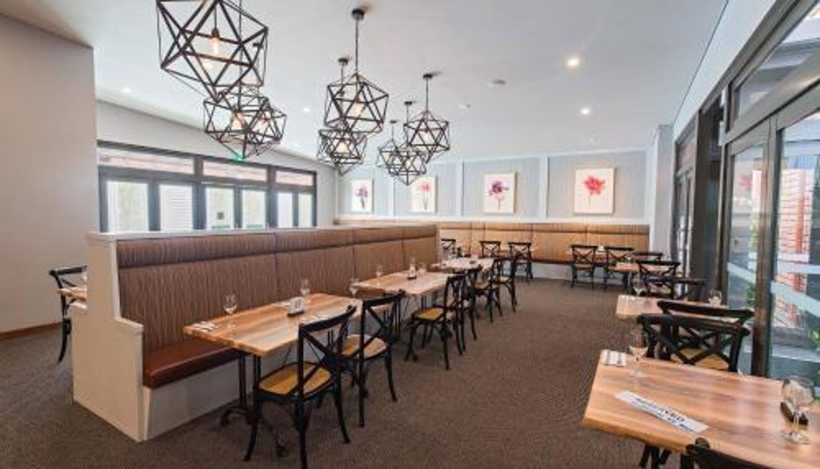 Breakfast room within the restaurant - The George Hotel Bathurst