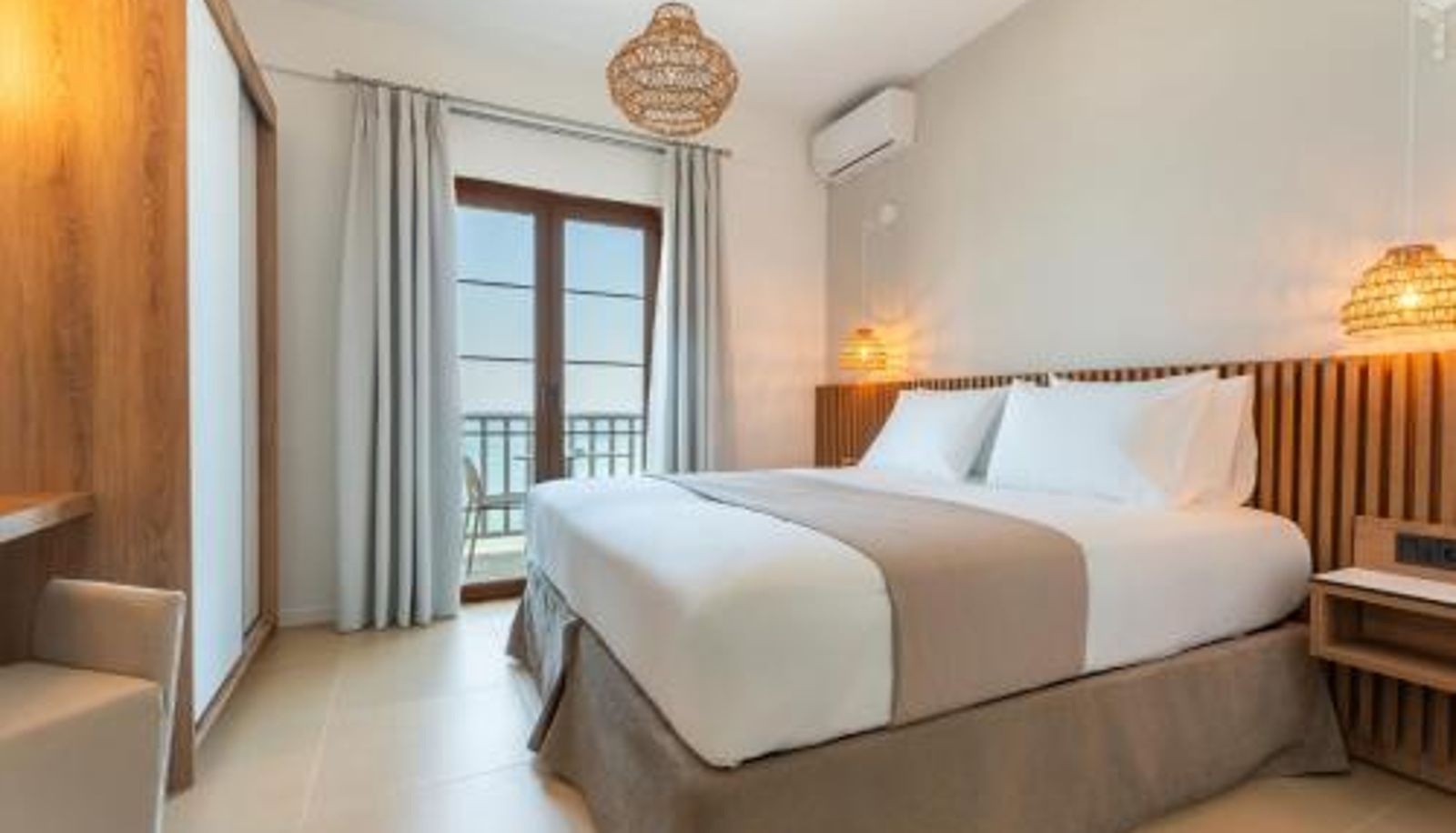Room - Kelly Beach Hotel