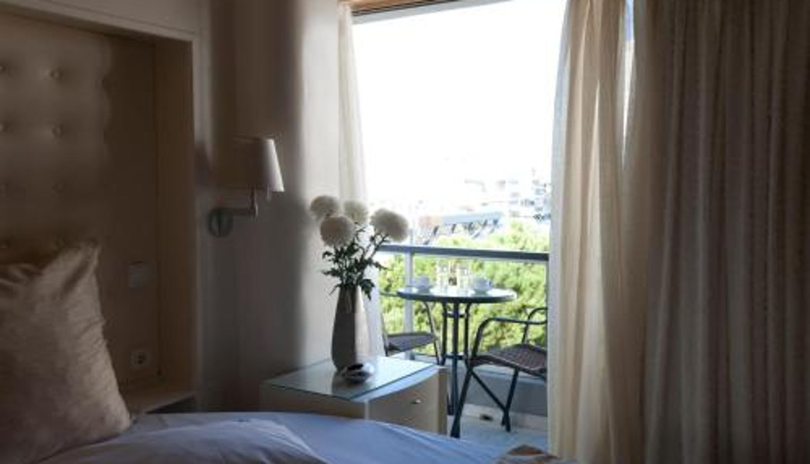 Kamer - The Crystal Blue Hotel