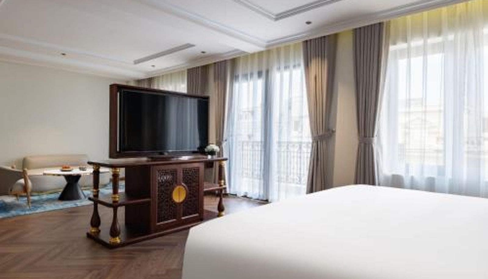 Suite - L'Signature Hotel & Spa